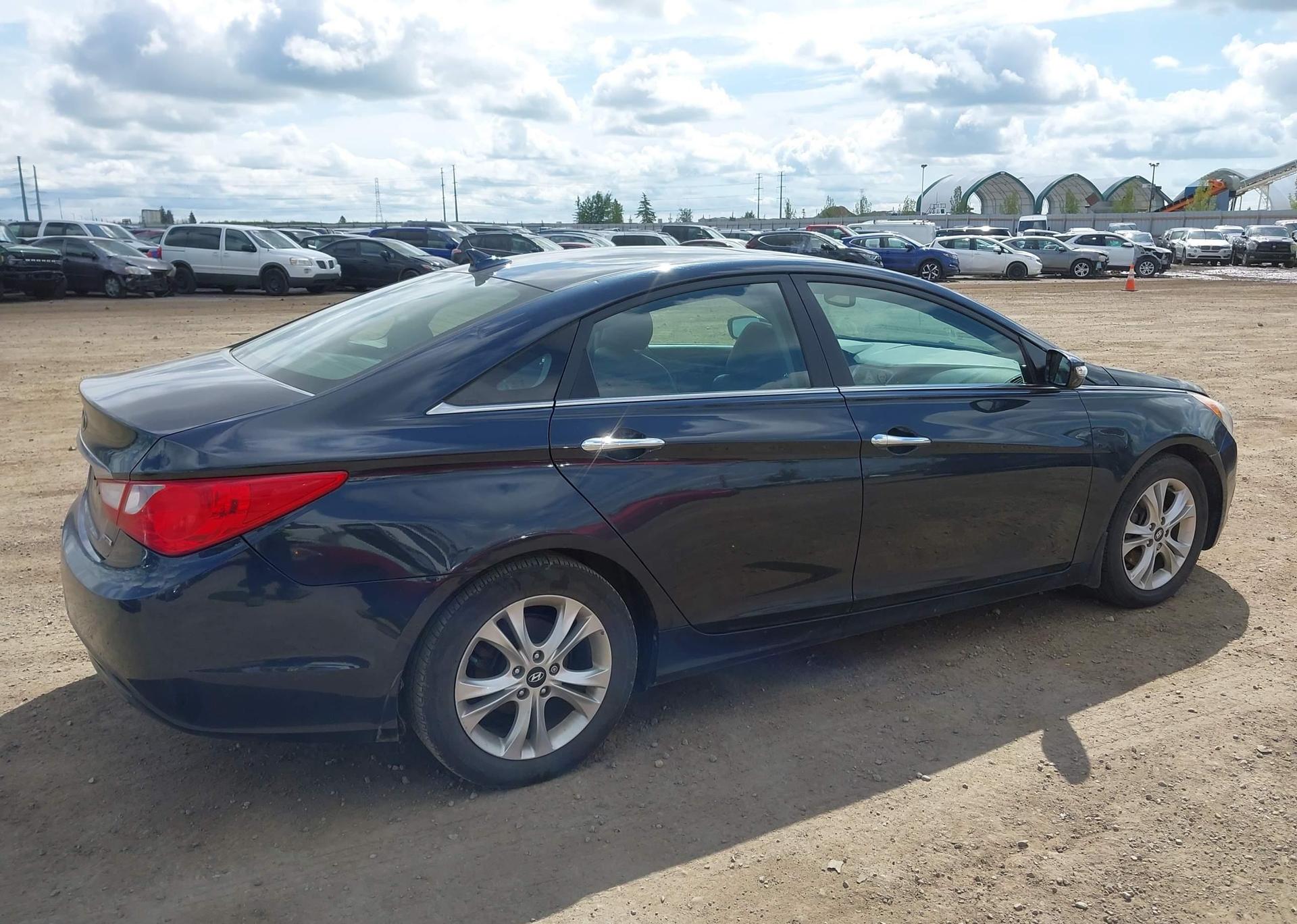2011 HYUNDAI SONATA LIMITED