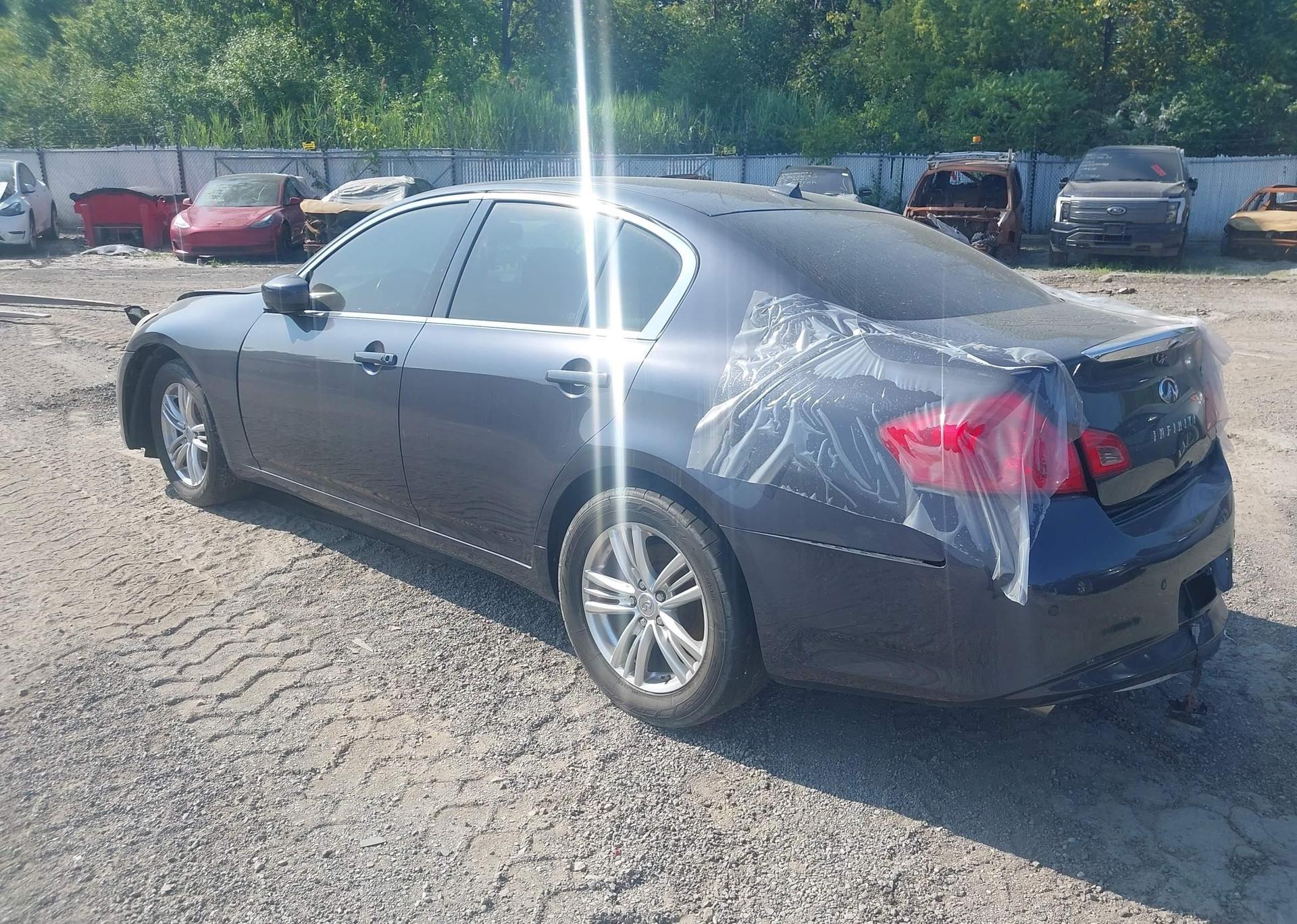 2011 INFINITI G37