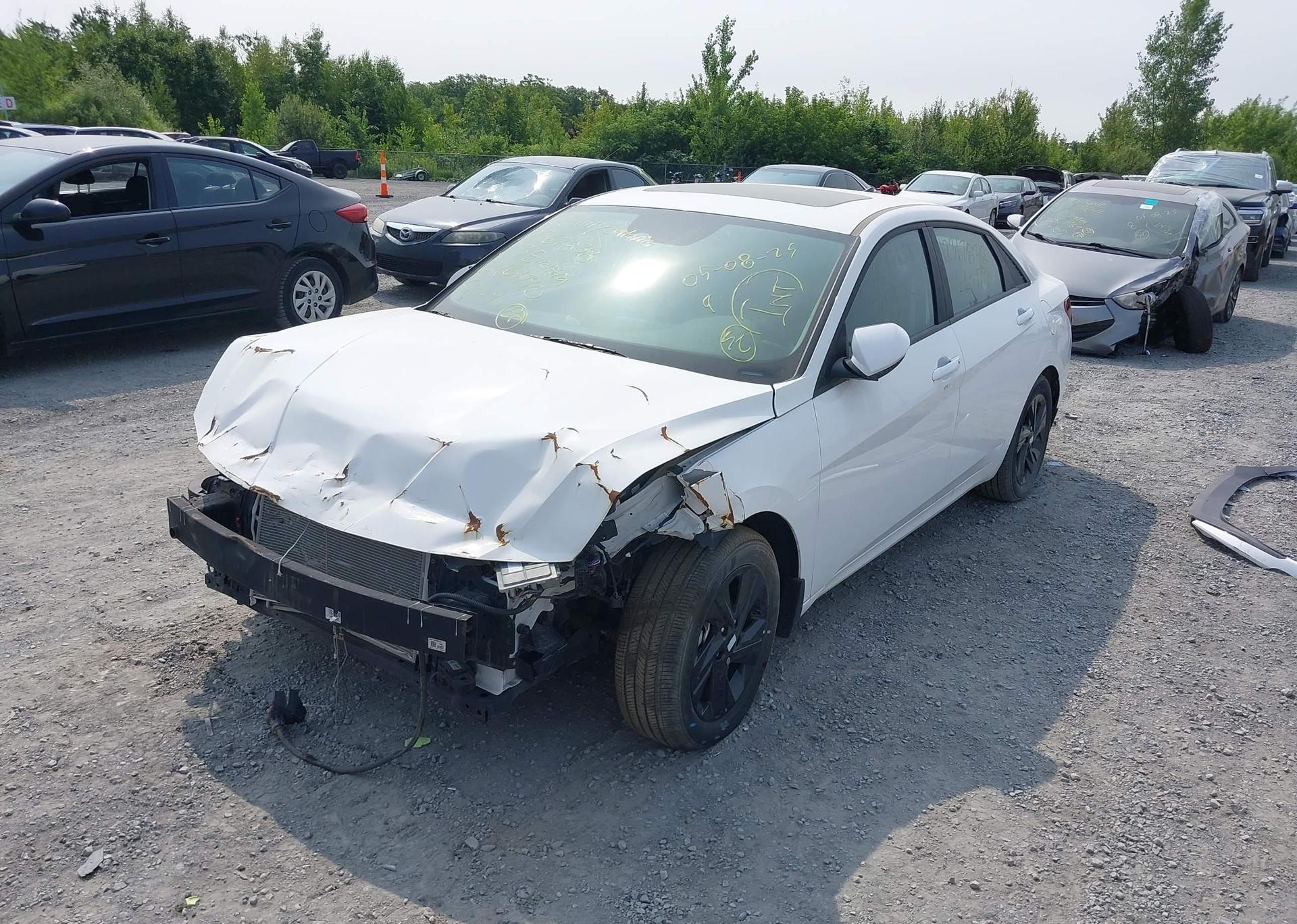 2023 HYUNDAI ELANTRA PREFERRED IVT WITH TECH PACKAGE