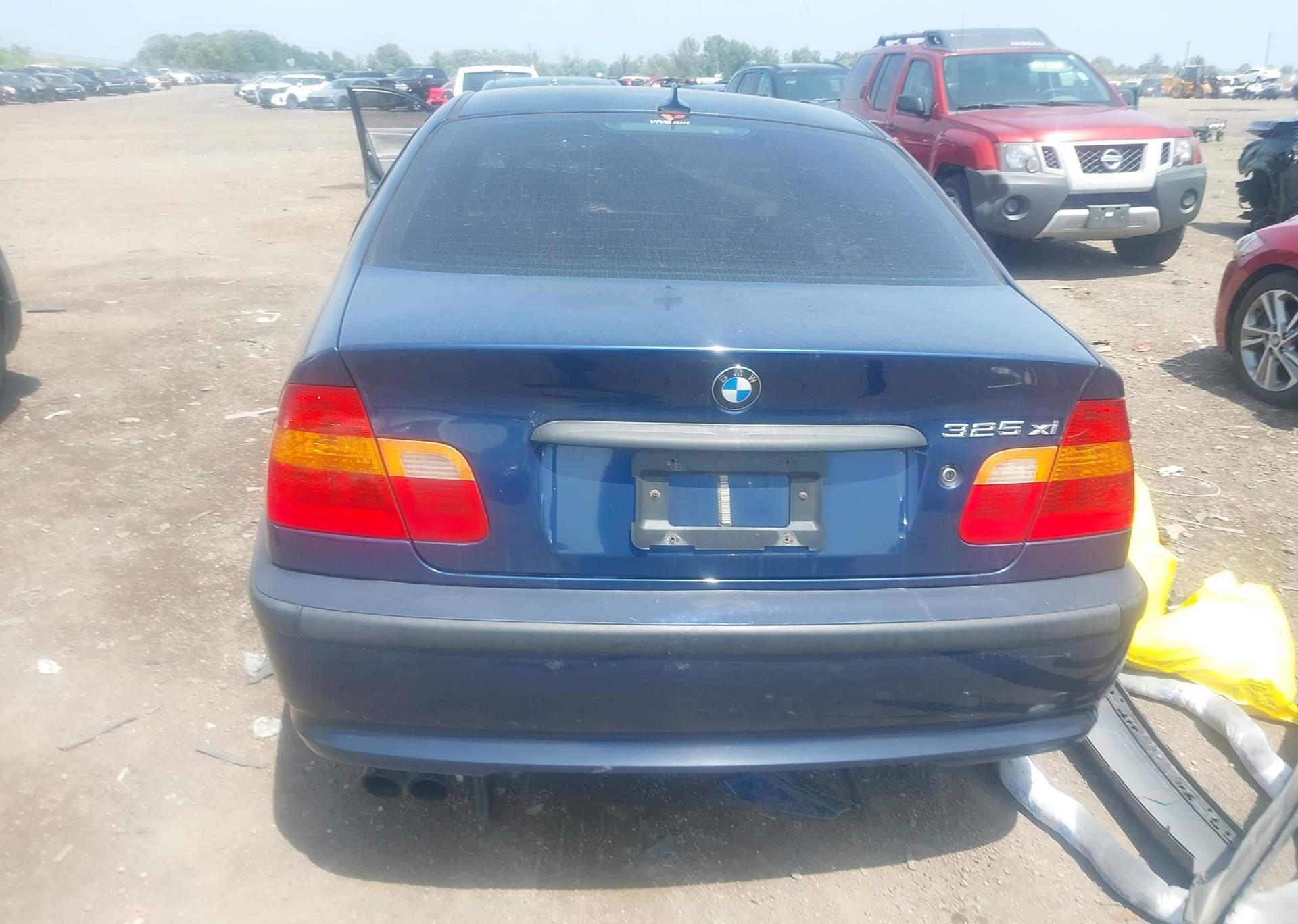 2004 BMW 325XI