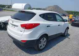 2015 HYUNDAI TUCSON GL