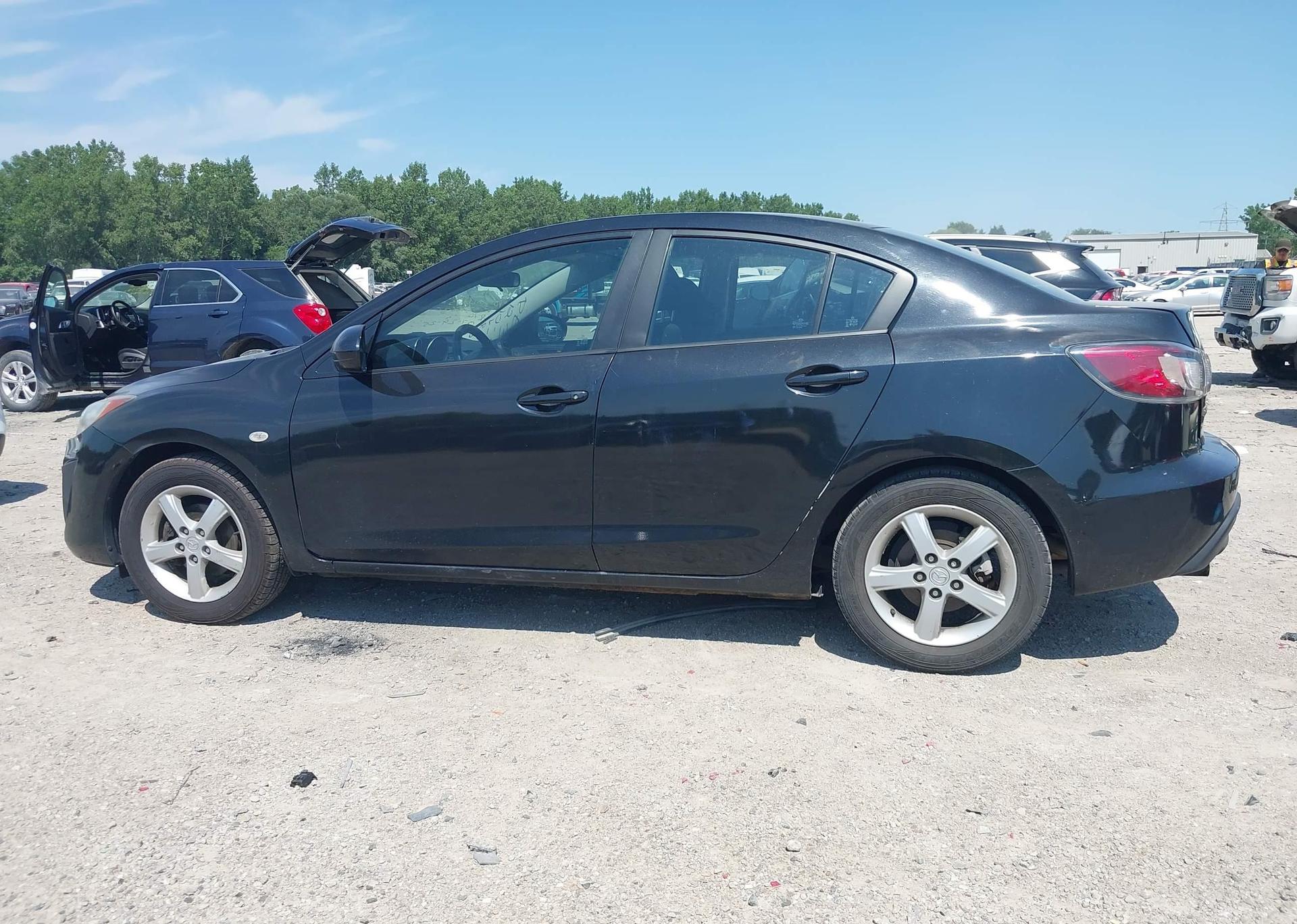 2010 MAZDA 3 I