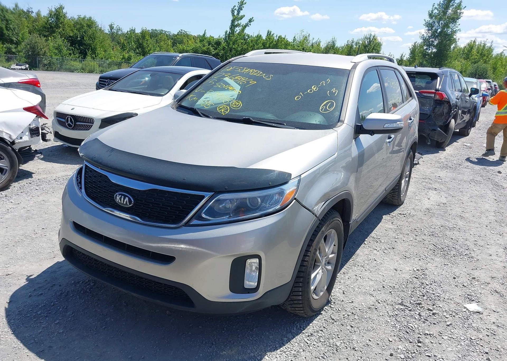 2015 KIA SORENTO LX