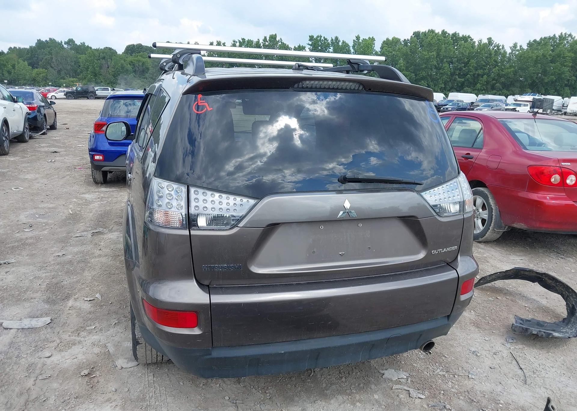 2012 MITSUBISHI outlander