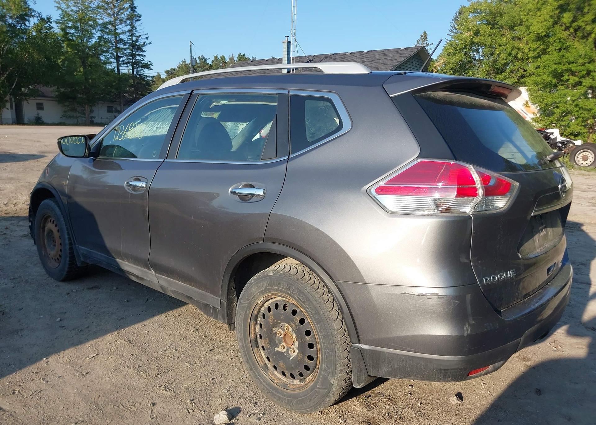 2015 NISSAN ROGUE S
