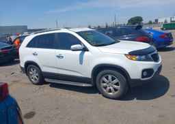 2013 KIA SORENTO LX