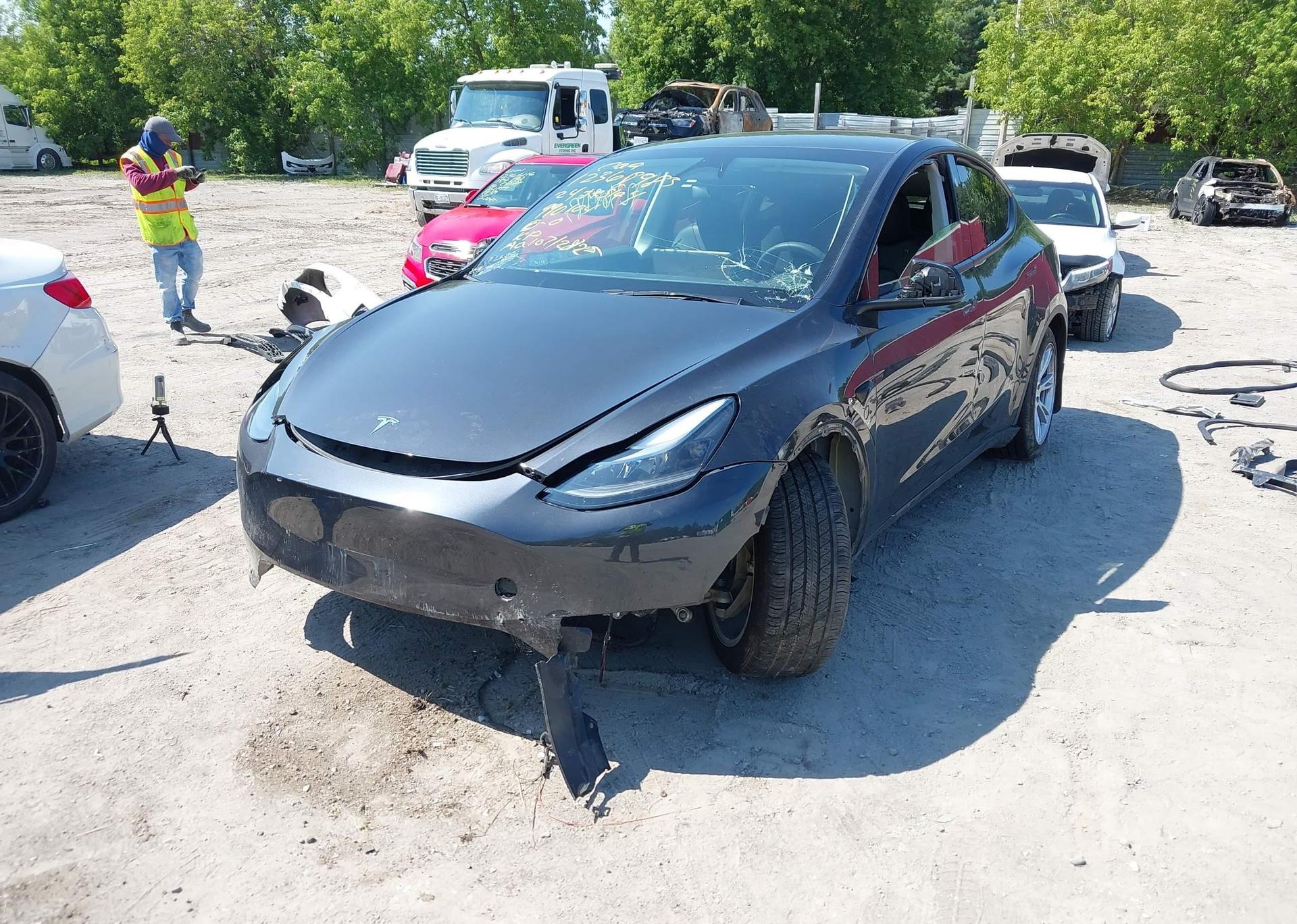 2024 TESLA MODEL Y LONG RANGE