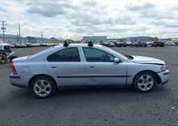 2004 VOLVO S60