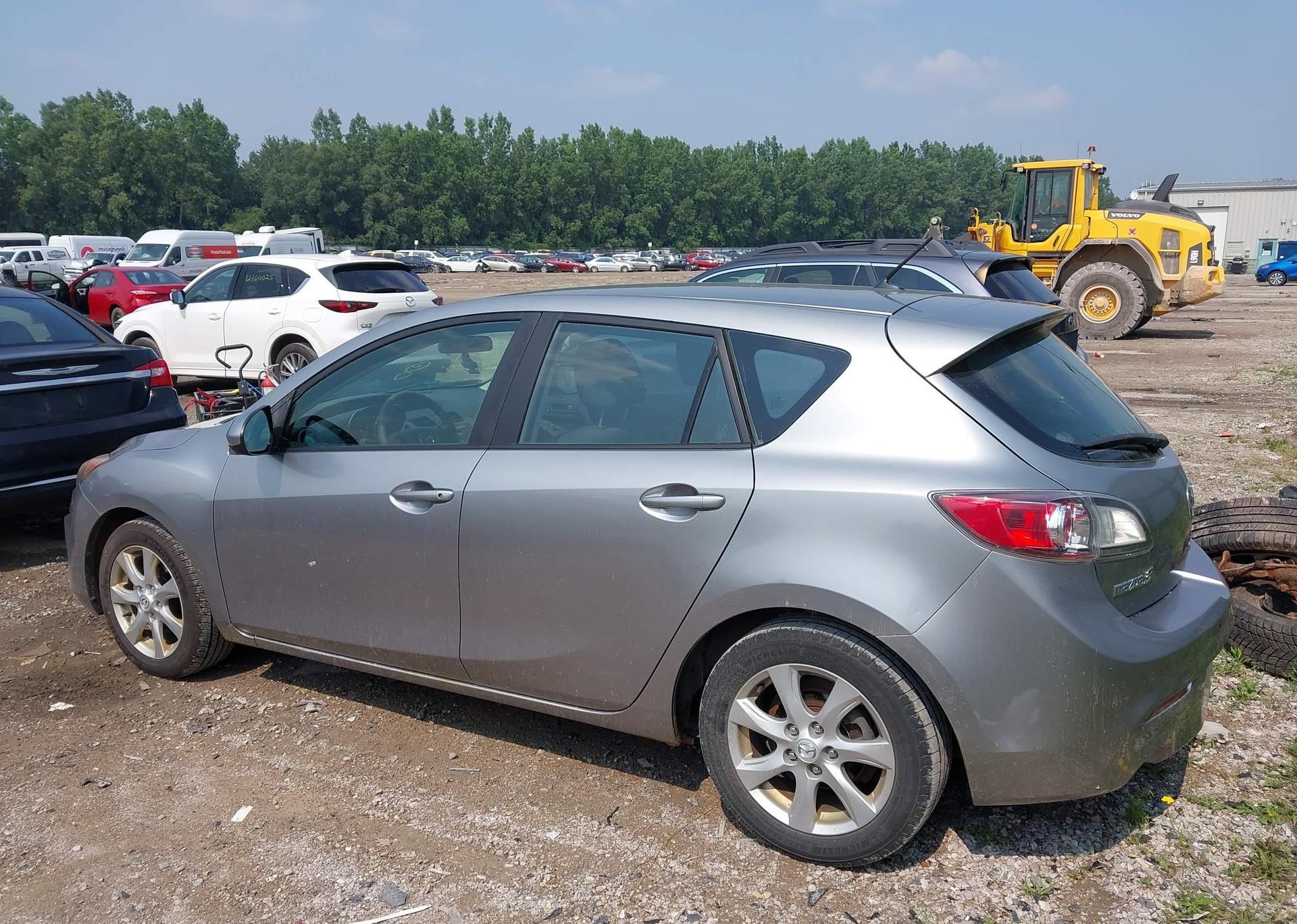 2011 MAZDA 3 I
