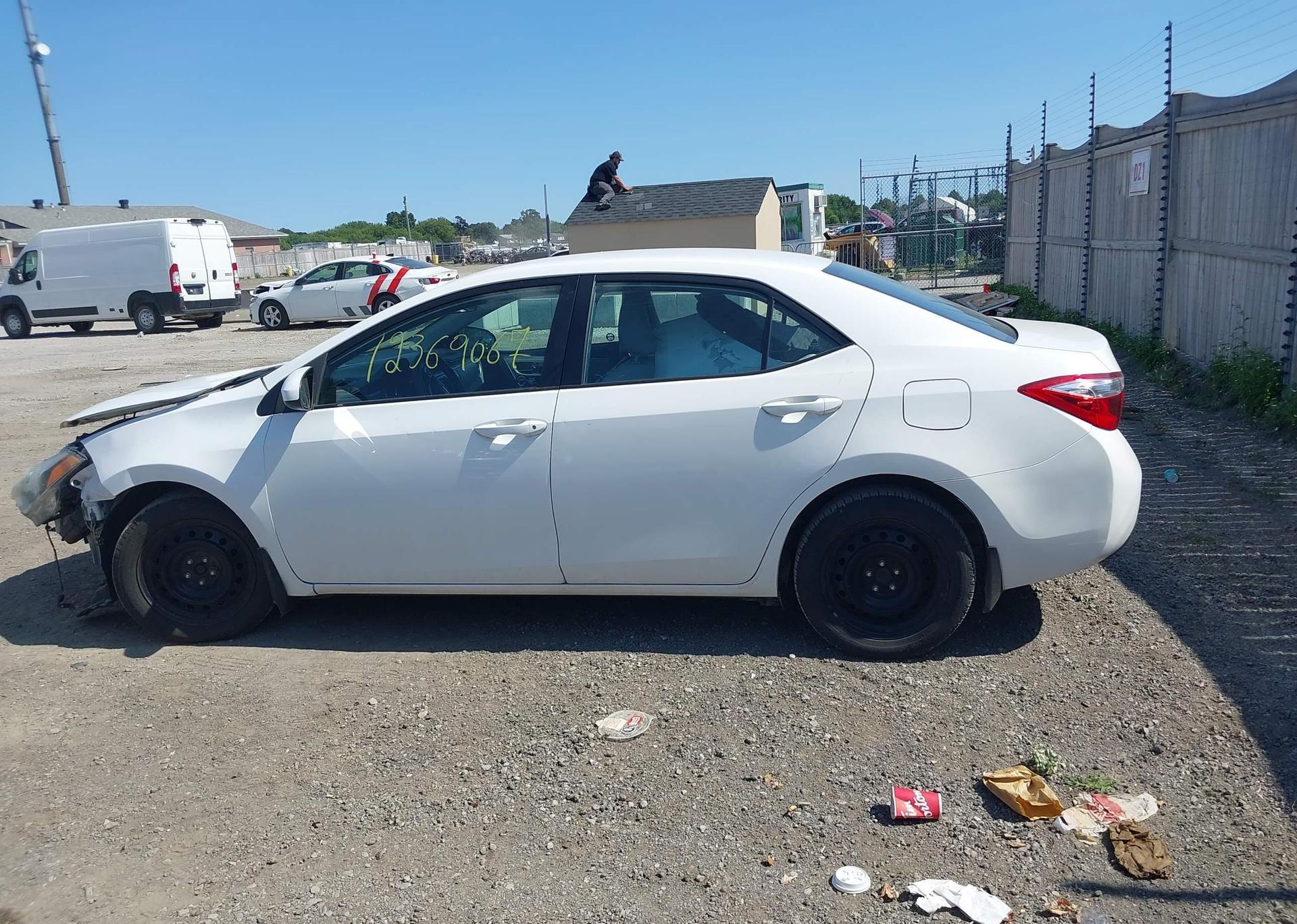 2016 TOYOTA COROLLA LE
