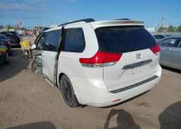 2011 TOYOTA SIENNA XLE