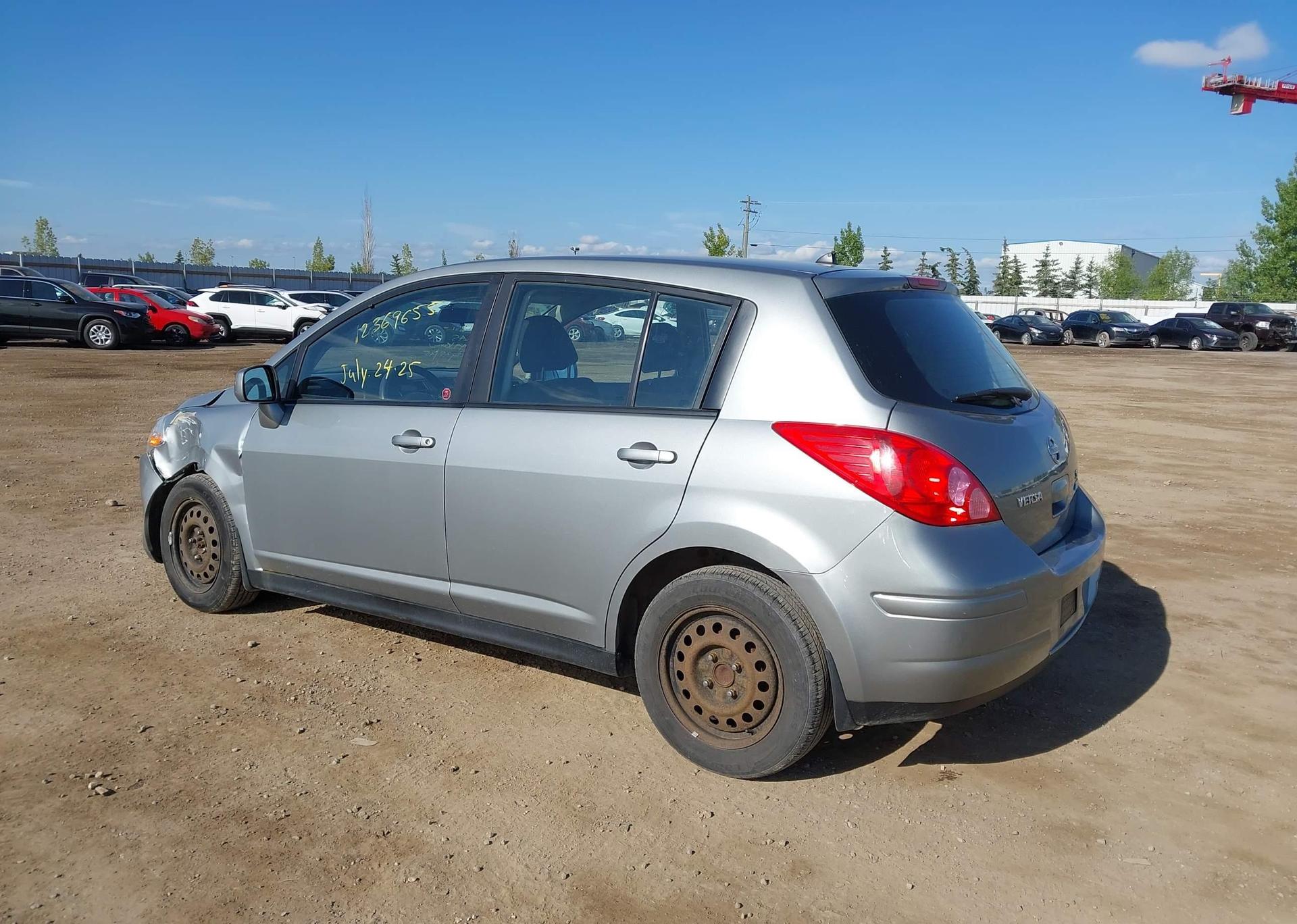2010 NISSAN VERSA 1.8SL