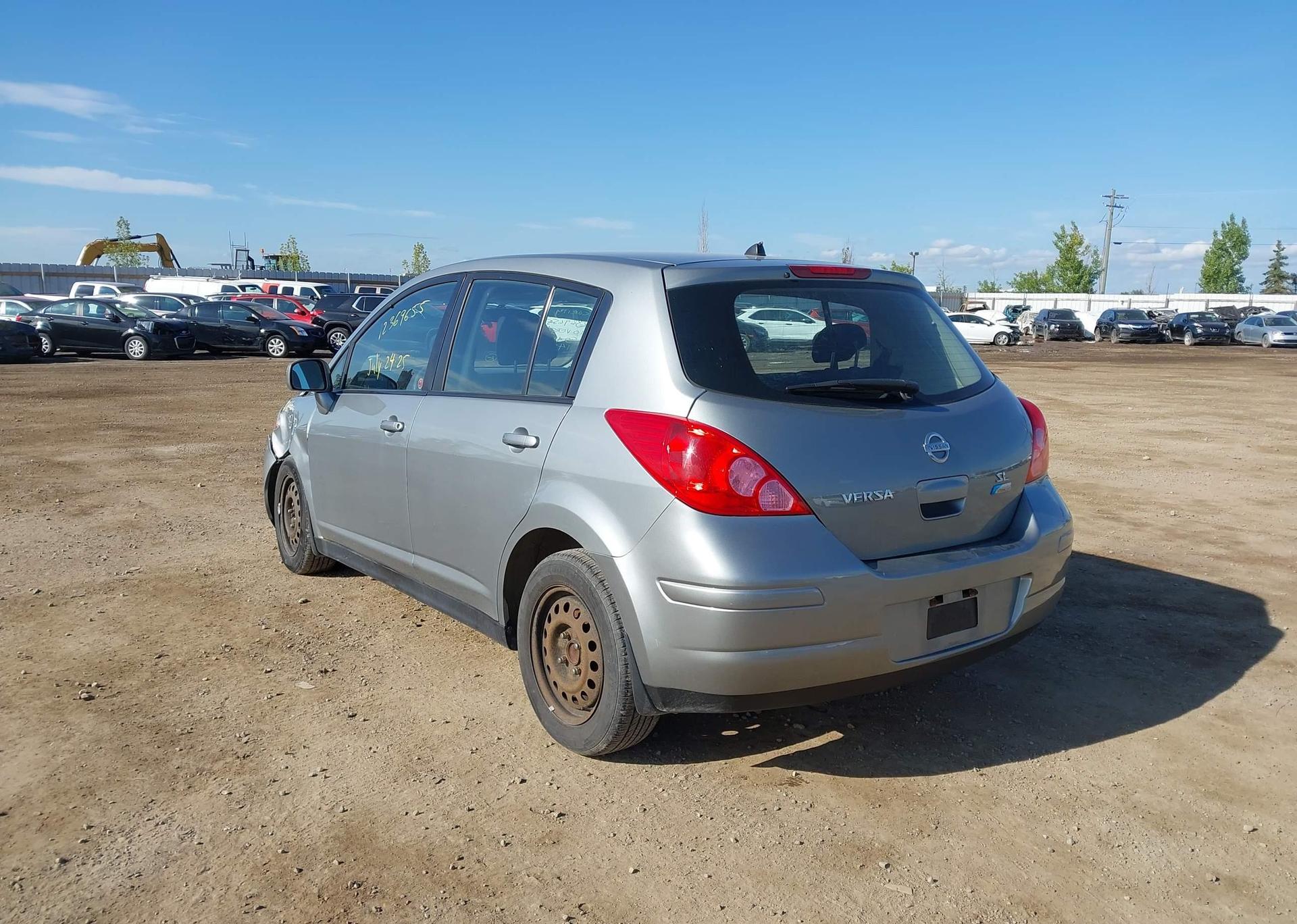 2010 NISSAN VERSA 1.8SL
