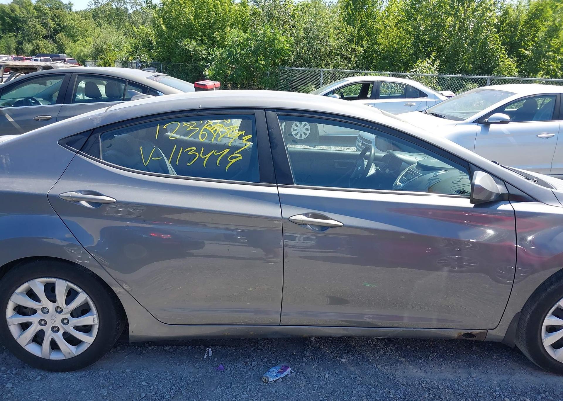 2012 HYUNDAI ELANTRA