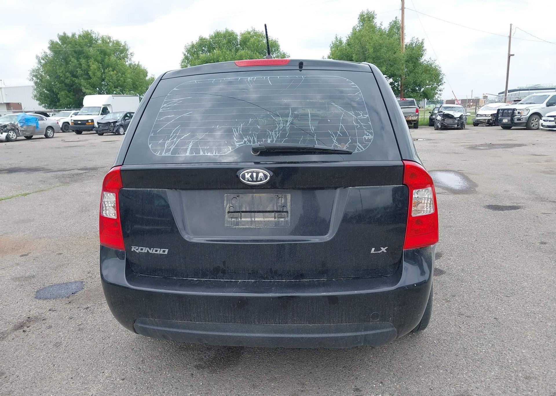 2009 KIA RONDO LX