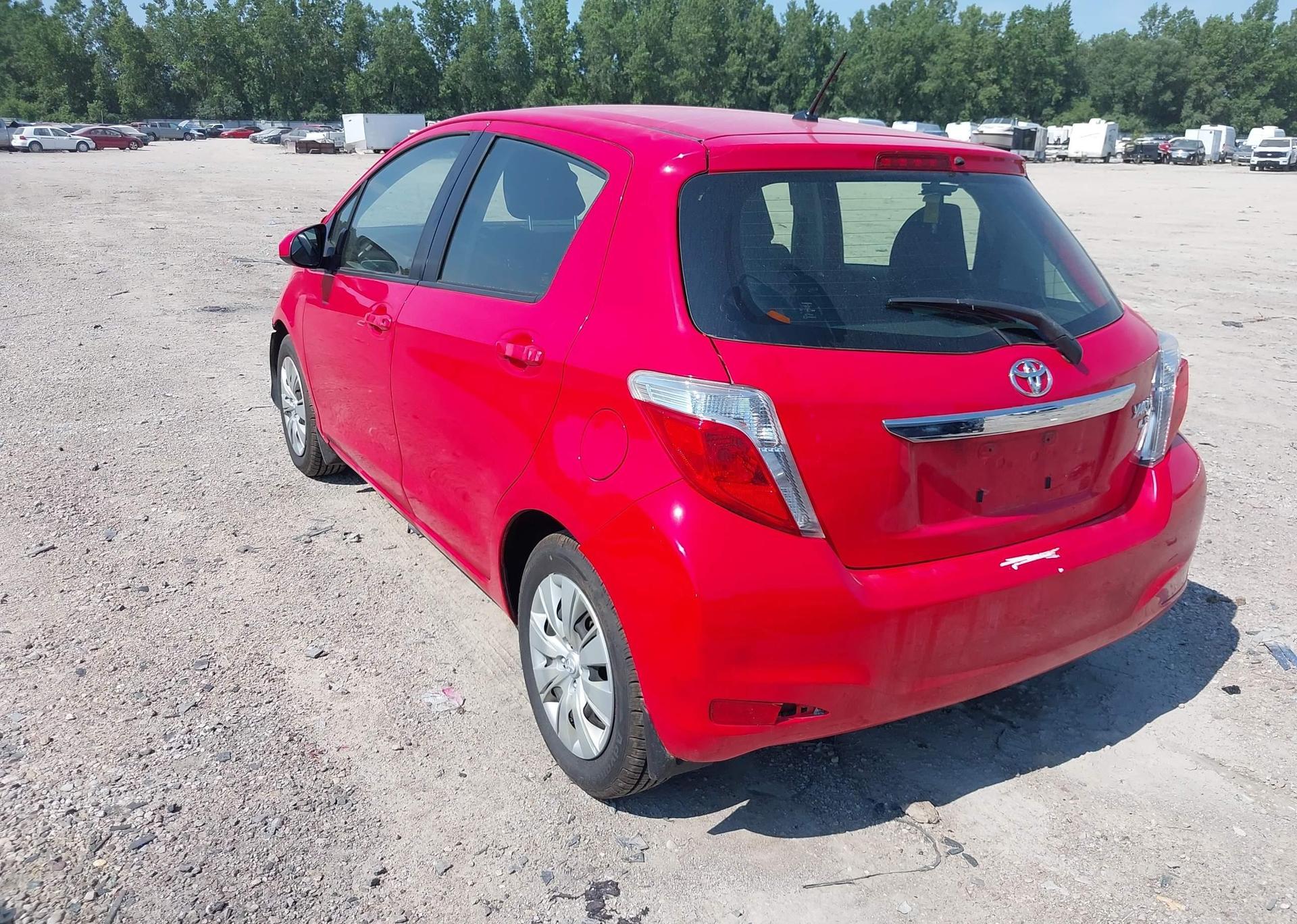 2013 TOYOTA YARIS LE