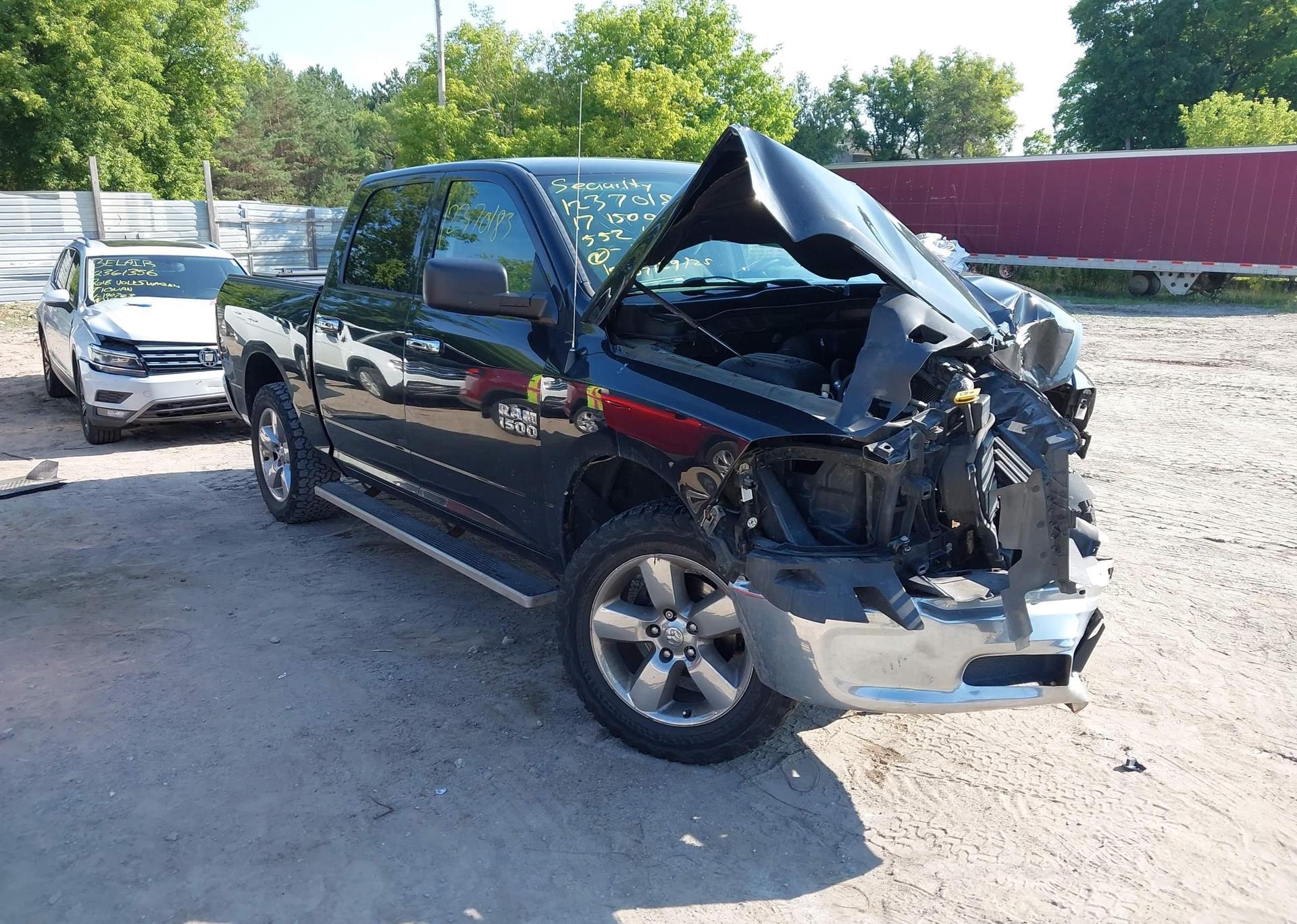 2017 RAM 1500 SLT