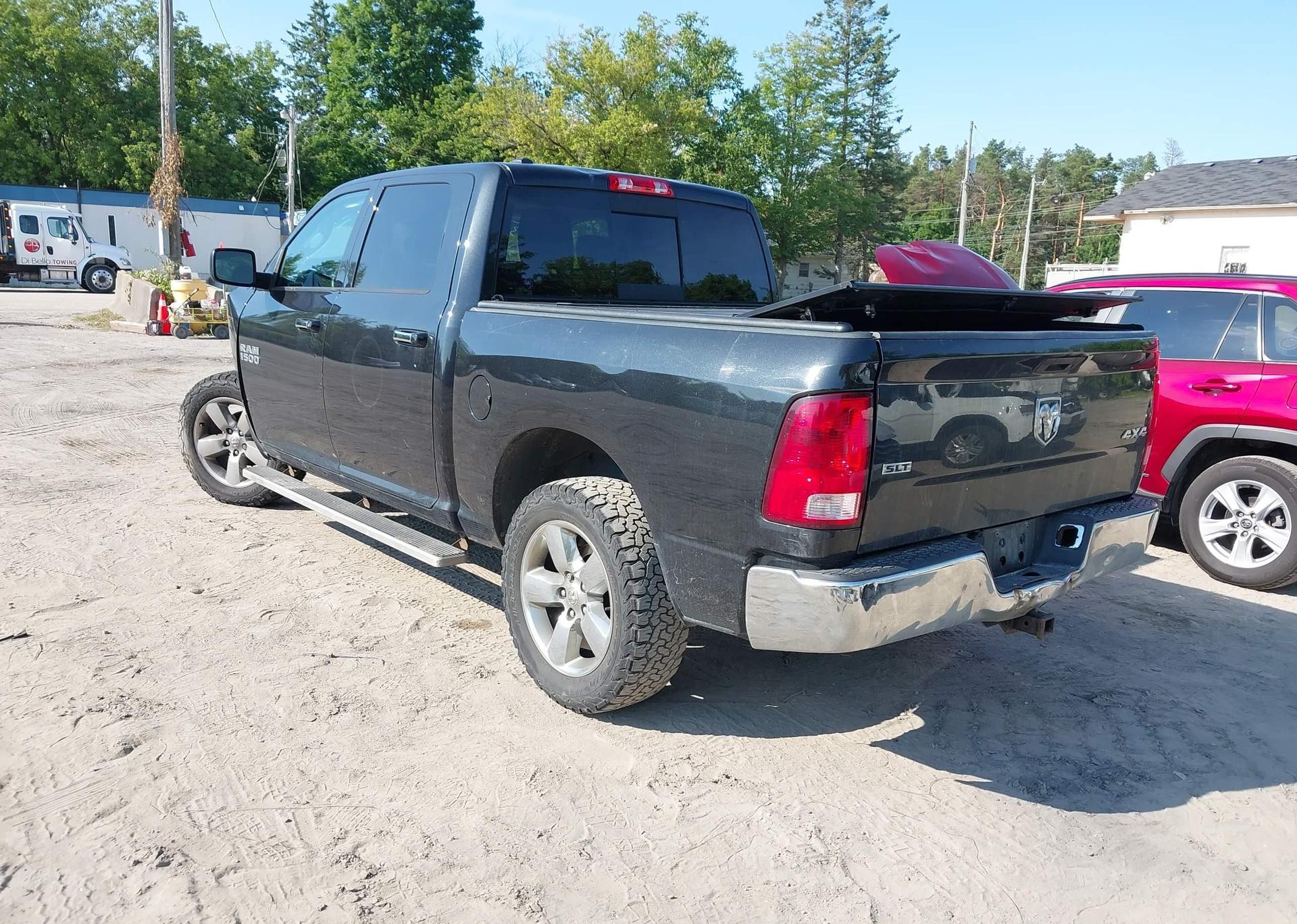 2017 RAM 1500 SLT