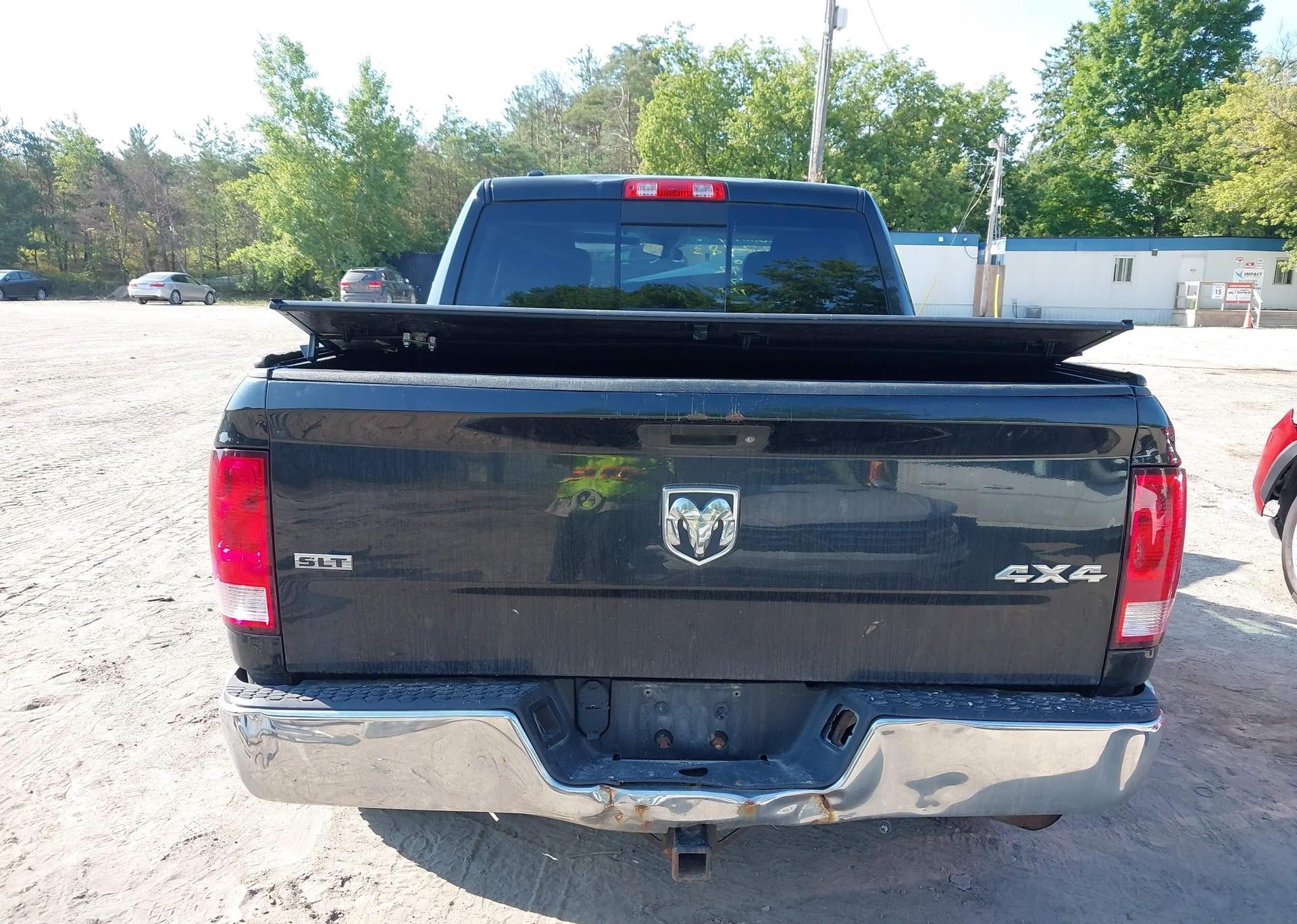 2017 RAM 1500 SLT