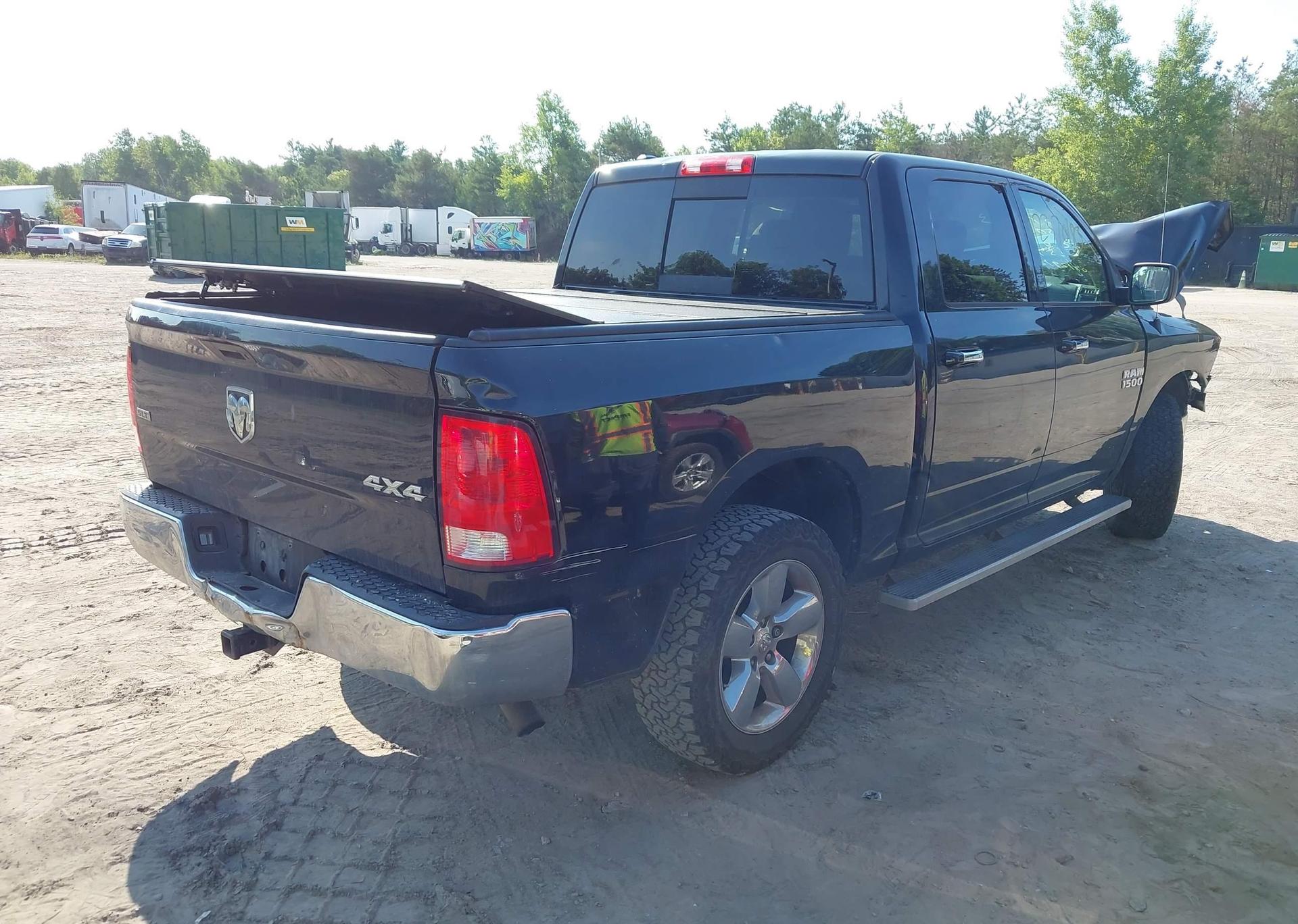 2017 RAM 1500 SLT