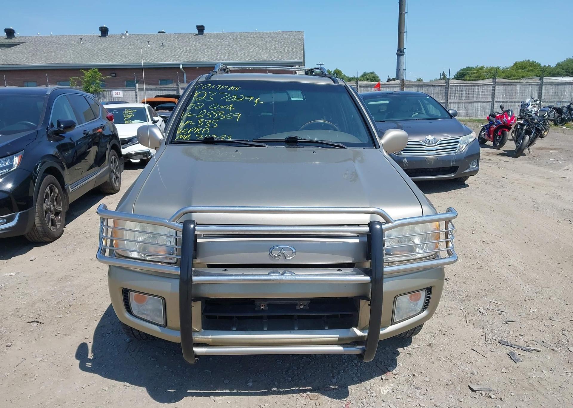 2002 INFINITI QX4
