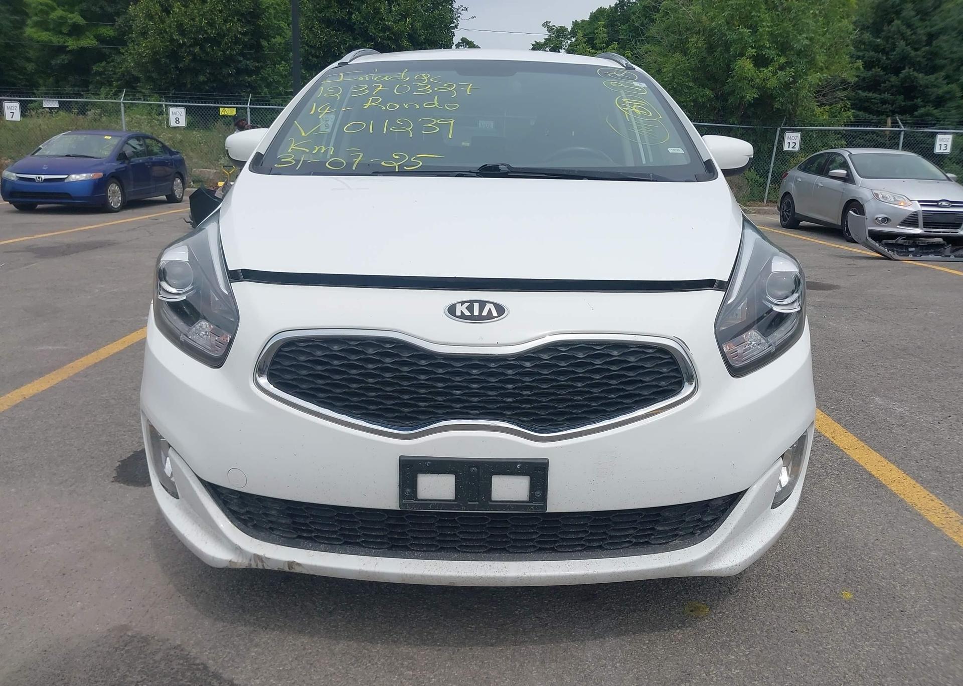2014 KIA RONDO