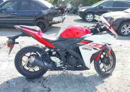 2015 YAMAHA YZFR3