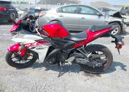 2015 YAMAHA YZFR3