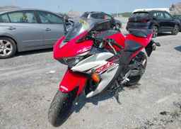 2015 YAMAHA YZFR3