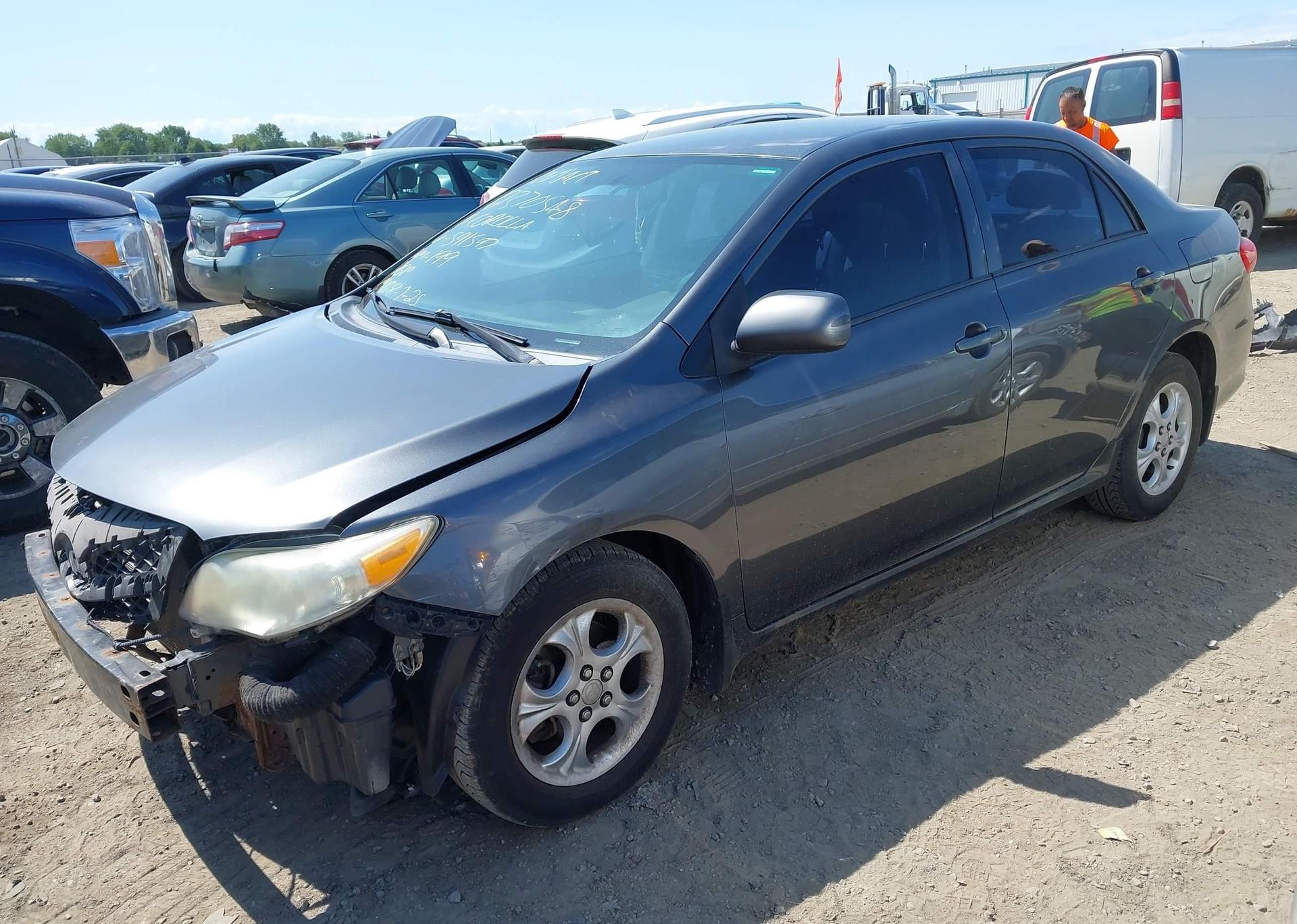 2011 TOYOTA YARIS