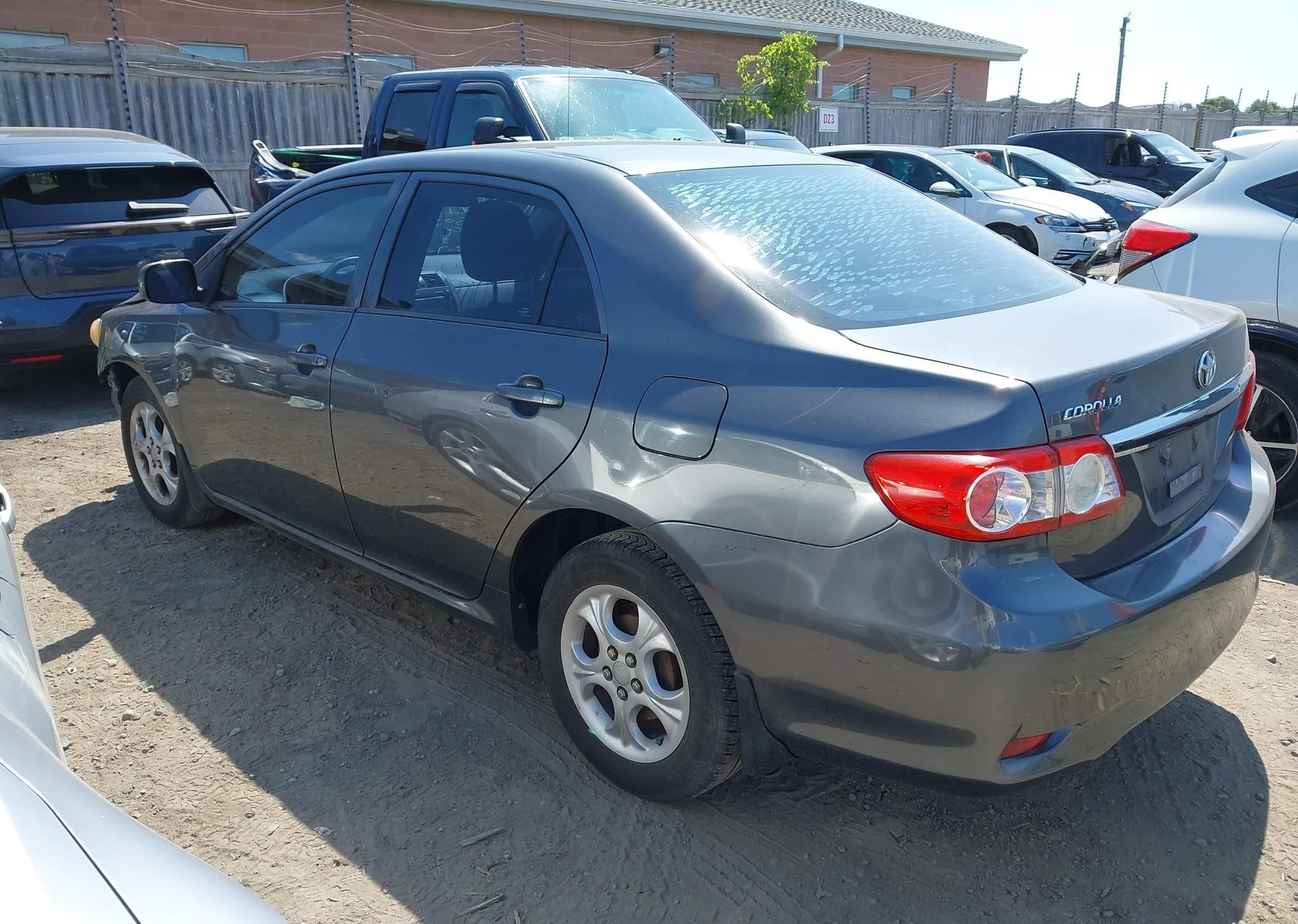 2011 TOYOTA YARIS