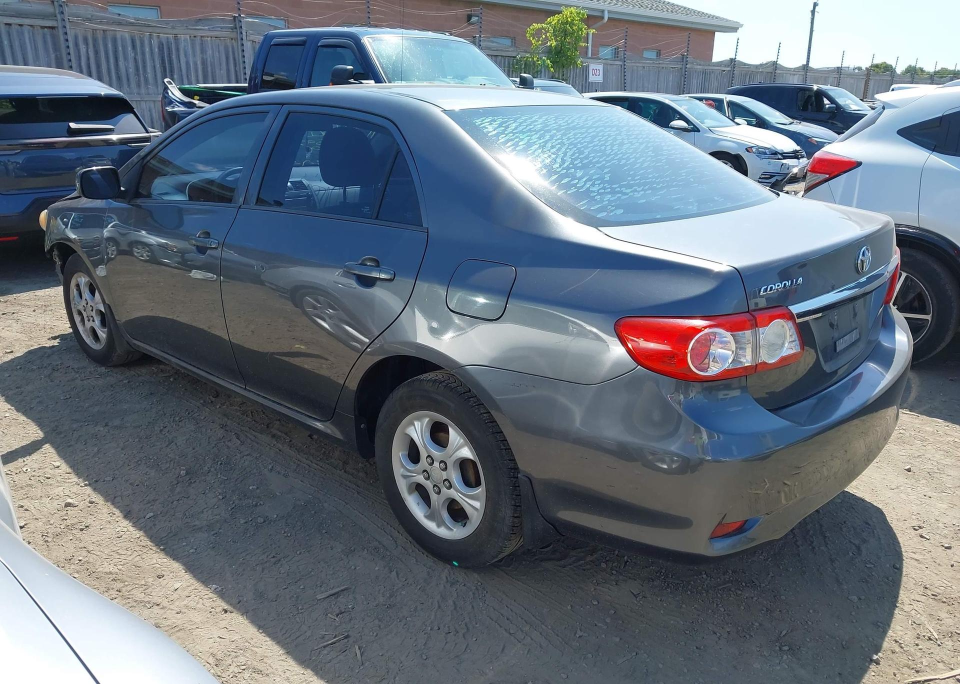 2011 TOYOTA YARIS