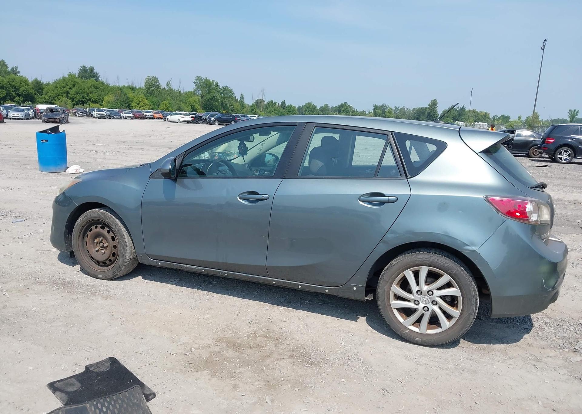 2012 MAZDA 3 I