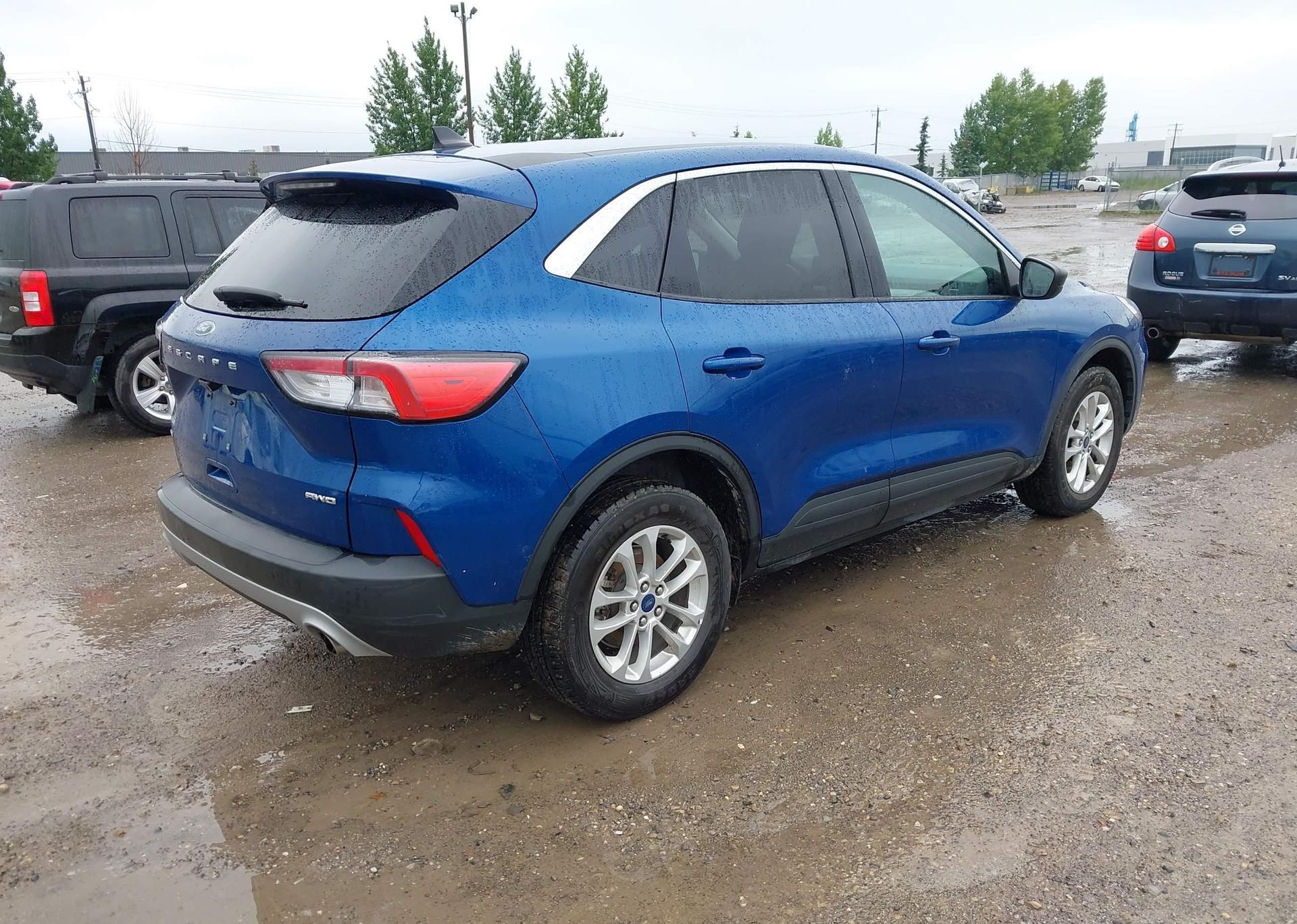 2022 FORD ESCAPE SE