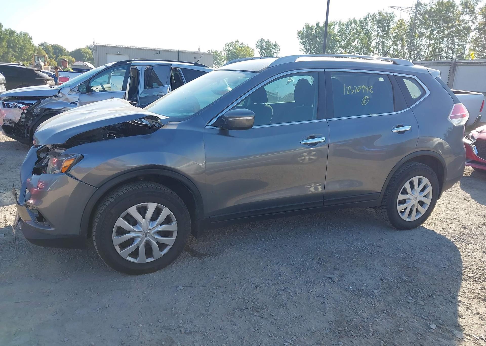 2015 NISSAN ROGUE S
