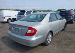 2004 TOYOTA CAMRY LE