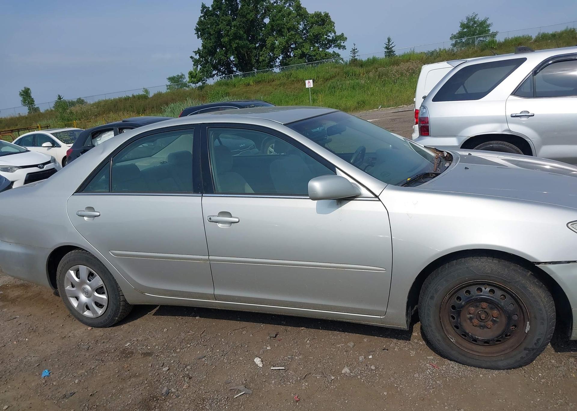 2004 TOYOTA CAMRY LE