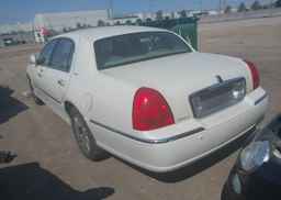 2004 LINCOLN TOWN CAR ULTIMATE