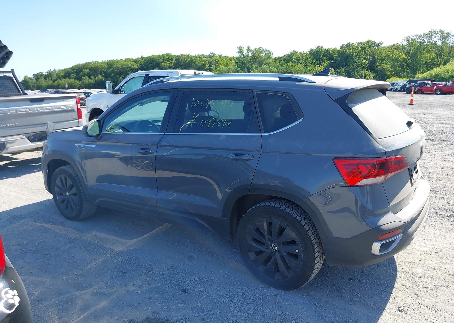 2024 VOLKSWAGEN TAOS SE