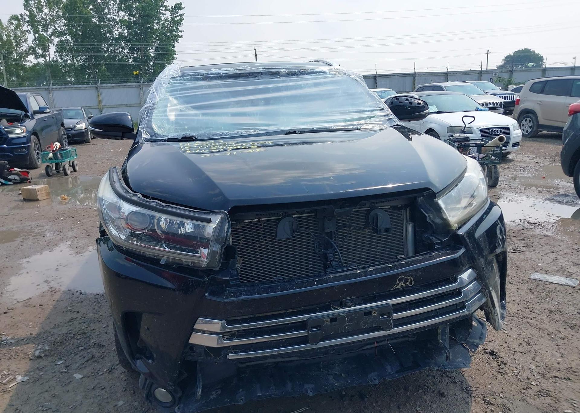 2018 TOYOTA HIGHLANDER LIMITED