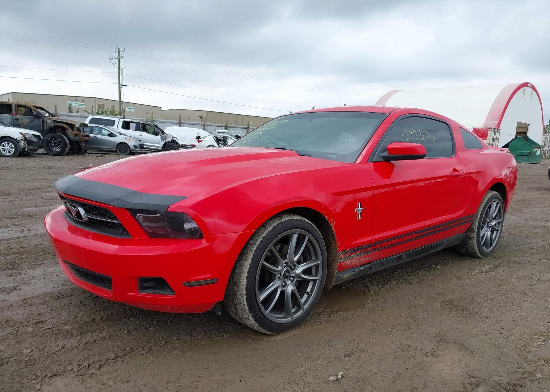 2011 FORD MUSTANG V6