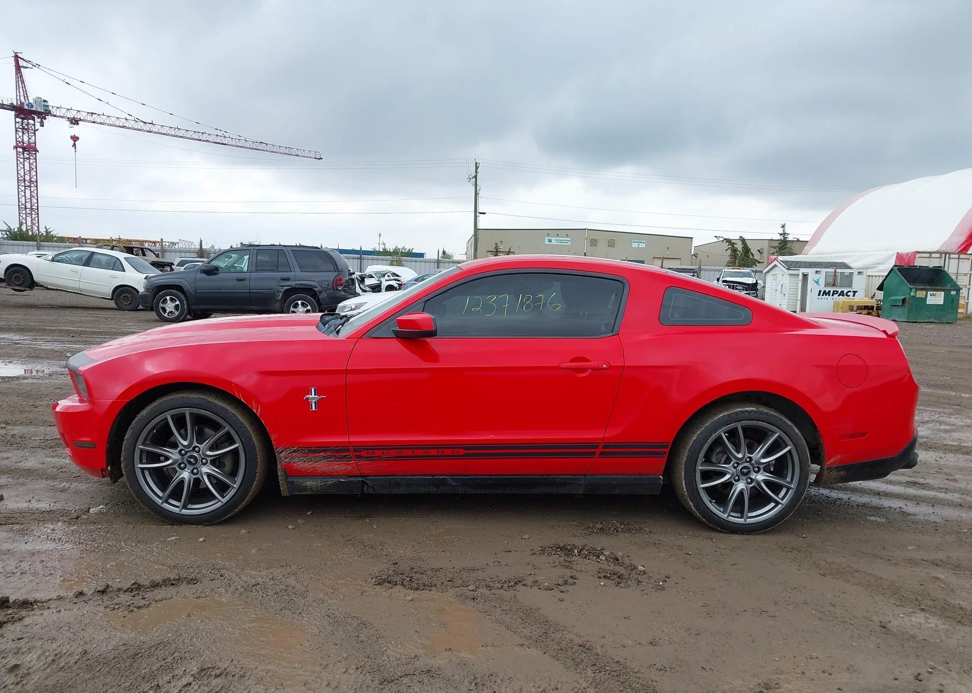 2011 FORD MUSTANG V6