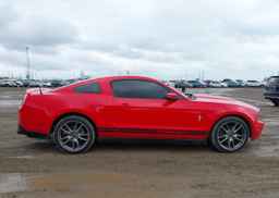 2011 FORD MUSTANG V6