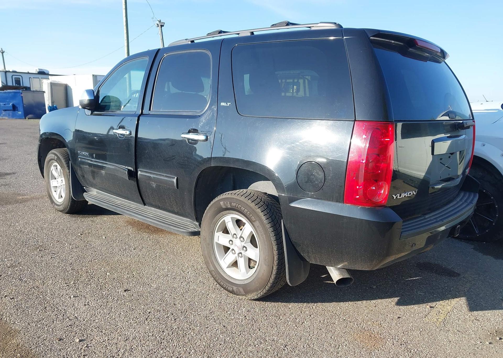 2011 GMC YUKON SLT