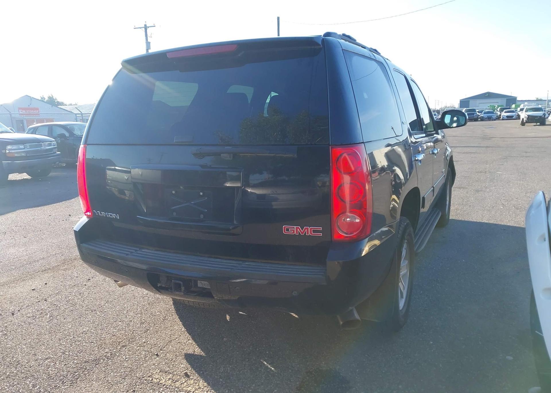 2011 GMC YUKON SLT