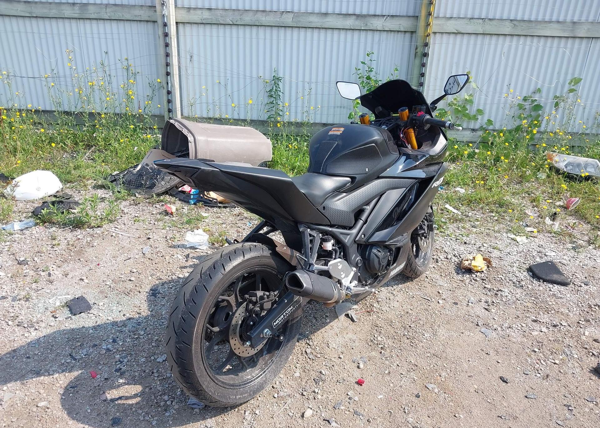 2019 YAMAHA YZFR3 A