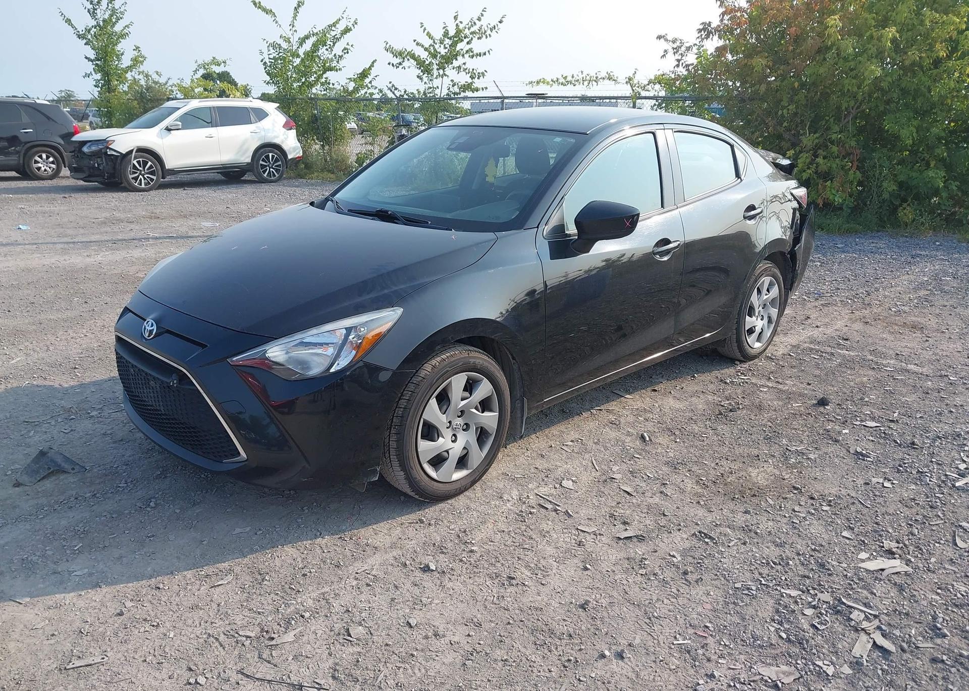 2019 TOYOTA YARIS XLE