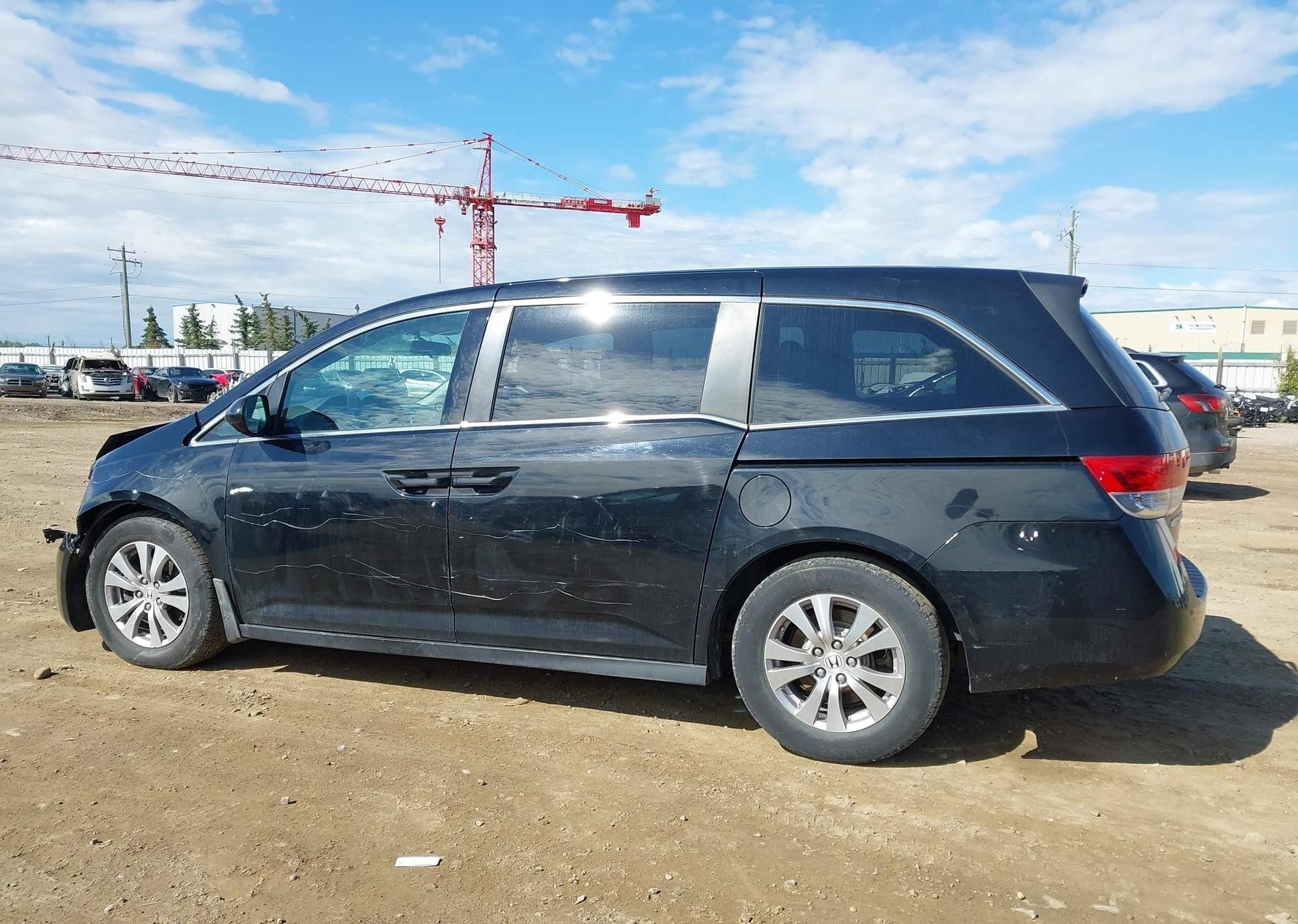 2016 HONDA Odyssey se