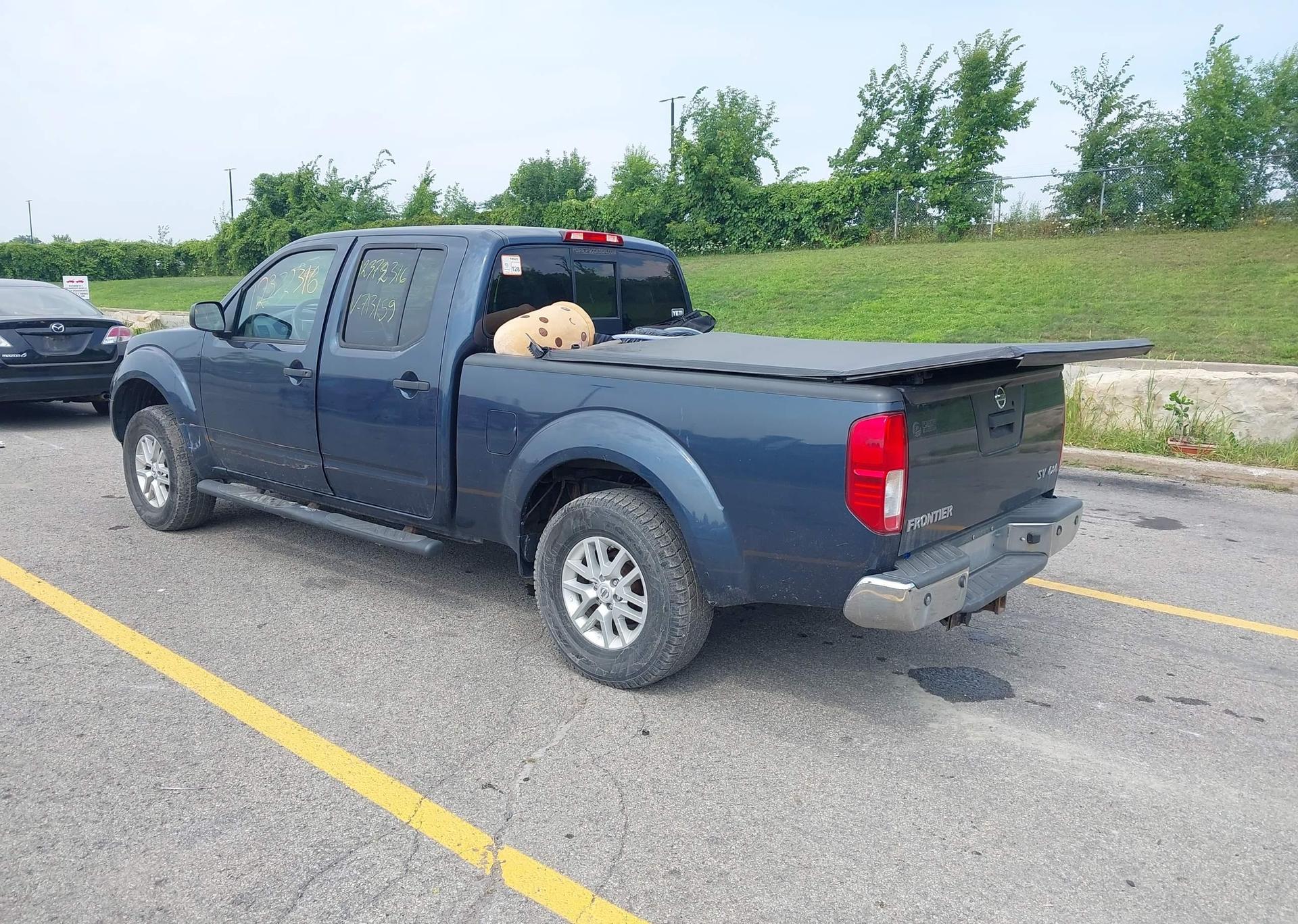 2017 NISSAN FRONTIER SL