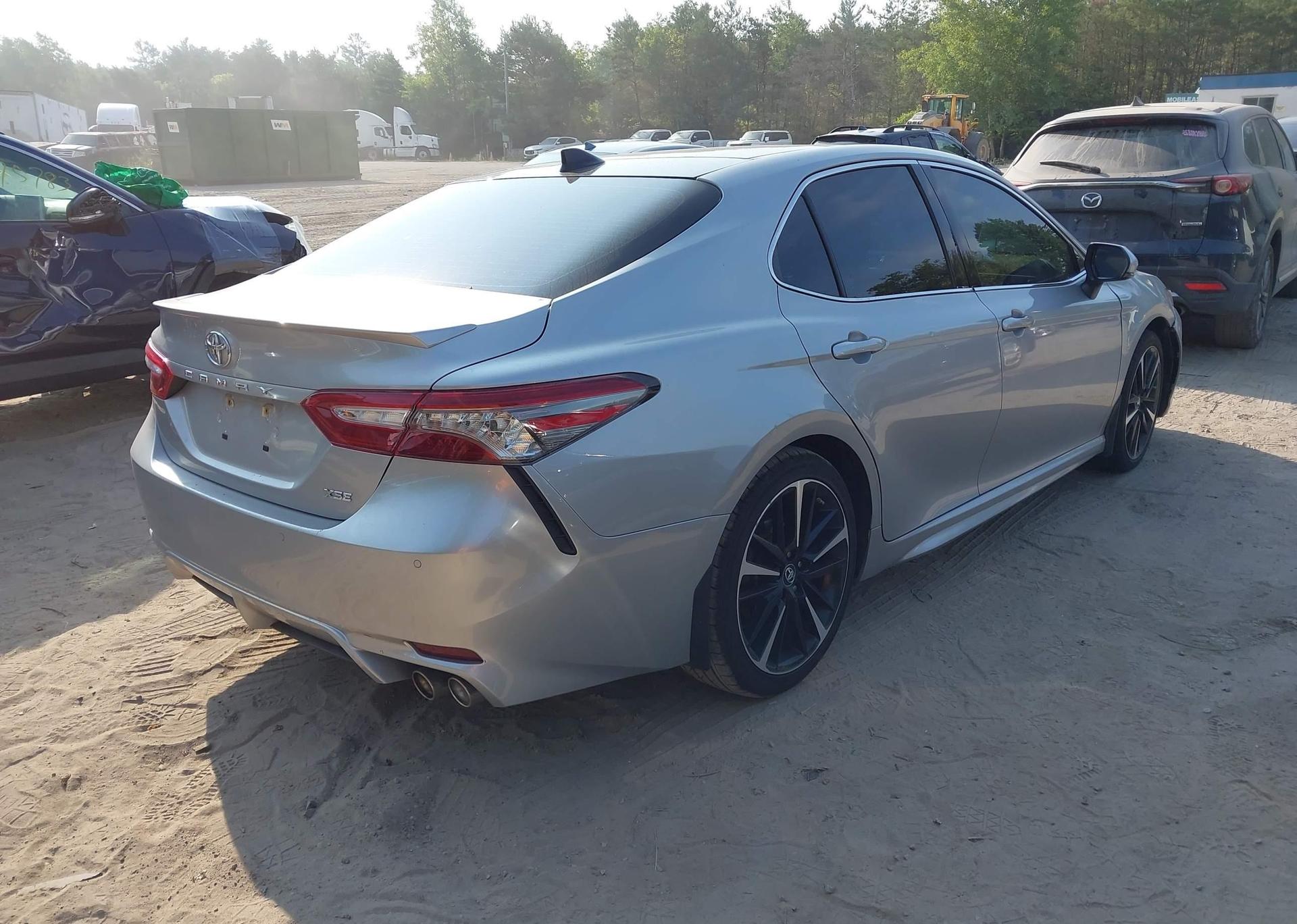 2018 TOYOTA CAMRY
